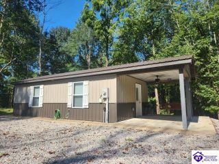 Foreclosed Home - 881 BEAR CREEK RD, 42754