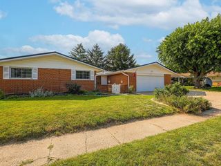 Foreclosed Home - 2055 CHIPPEWA DR, 43113