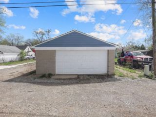 Foreclosed Home - 951 WHITETHORNE AVE, 43223