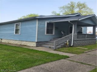 Foreclosed Home - 742 WOODLAWN AVE, 43701