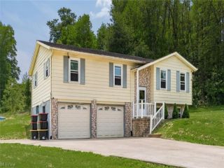 Foreclosed Home - 160 MEADOWHAVEN DR, 43701