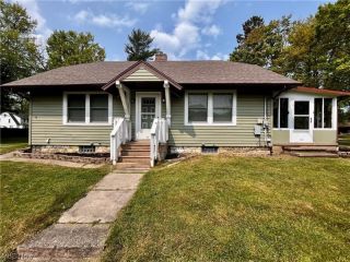Foreclosed Home - 1730 W 15TH ST, 44004