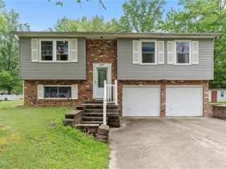 Foreclosed Home - 2409 PLEASANTVIEW AVE, 44004