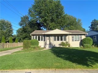 Foreclosed Home - 370 HICKORY DR, 44017