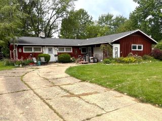 Foreclosed Home - 443 WOODLAWN CIR, 44017