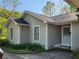 Foreclosed Home - 18122 HASKINS RD, 44023