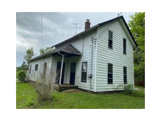 Foreclosed Home - 11117 Claridontroy Road, 44024