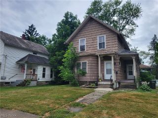 Foreclosed Home - 1103 MIDDLE AVE, 44035
