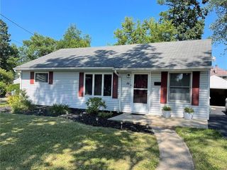 Foreclosed Home - 811 OAKWOOD DR, 44035
