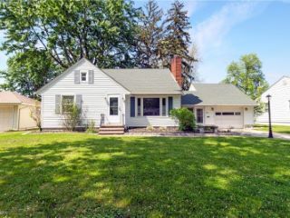 Foreclosed Home - 112 YALE AVE, 44035