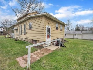 Foreclosed Home - (Range 900 - 999) S BROADWAY, 44041