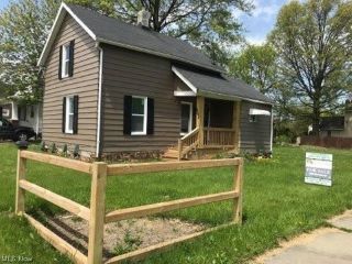 Foreclosed Home - 602 W 24TH ST, 44052