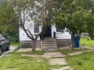 Foreclosed Home - 214 W 23RD ST, 44052