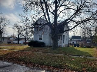 Foreclosed Home - 2444 E 33RD ST, 44055
