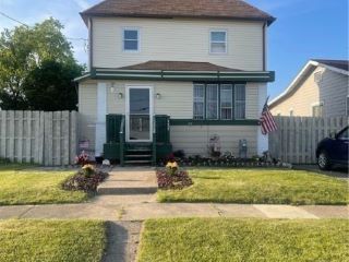 Foreclosed Home - 127 E 35TH ST, 44055