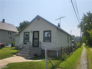 Foreclosed Home - 112 E 32ND ST, 44055