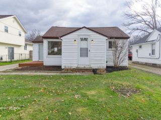 Foreclosed Home - 7252 Andover Dr, 44060