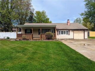 Foreclosed Home - 8015 PLAINS RD, 44060