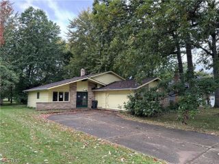 Foreclosed Home - 7088 W JEFFERSON DR, 44060