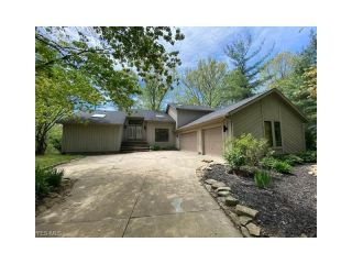 Foreclosed Home - 7340 Pinehill Road, 44077