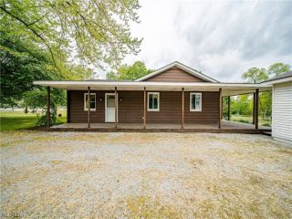 Foreclosed Home - 3739 S RIDGE RD, 44081
