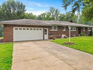 Foreclosed Home - 254 MONTROSE WAY, 44090