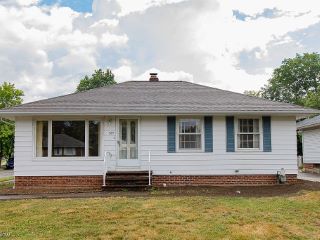 Foreclosed Home - 989 BRYN MAWR AVE, 44092