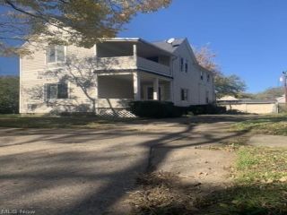 Foreclosed Home - 6616 WAKEFIELD AVE, 44102