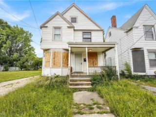 Foreclosed Home - 2070 W 105TH ST, 44102