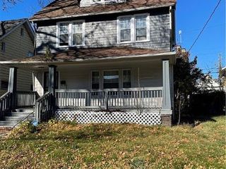 Foreclosed Home - 11711 THORNWOOD AVE, 44108