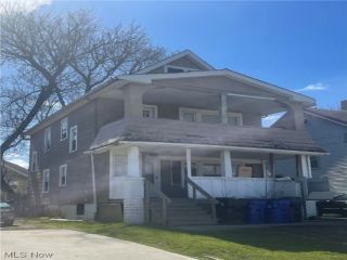 Foreclosed Home - 4233 VALLEY RD, 44109