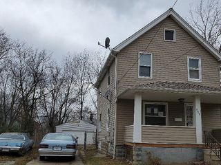 Foreclosed Home - 892 E 144TH ST, 44110
