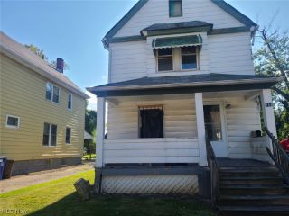 Foreclosed Home - 814 RUDYARD RD, 44110