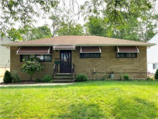 Foreclosed Home - 4009 W 176TH ST, 44111