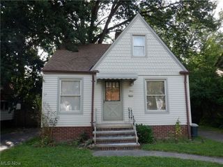 Foreclosed Home - 3942 BROOKSIDE BLVD, 44111