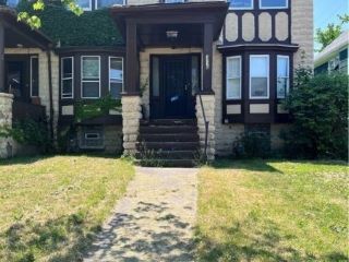 Foreclosed Home - 1716 HOLYOKE AVE, 44112
