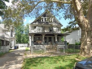 Foreclosed Home - 3218 WALTON AVE, 44113