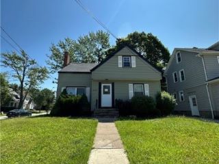 Foreclosed Home - 2247 S TAYLOR RD, 44118