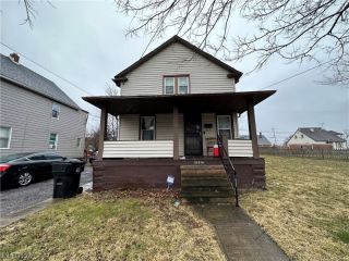Foreclosed Home - 19514 PAWNEE AVE, 44119