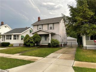Foreclosed Home - 18850 MONTEREY AVE, 44119
