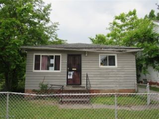 Foreclosed Home - 3714 E 143RD ST, 44120