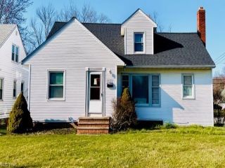 Foreclosed Home - 14253 CEDAR RD, 44121