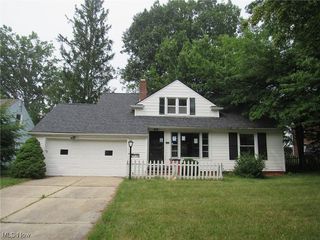 Foreclosed Home - 3719 MOUNT LAUREL RD, 44121