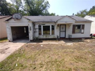 Foreclosed Home - 1980 GREEN RD, 44121