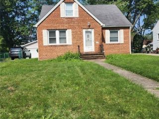 Foreclosed Home - 1844 OAKMOUNT RD, 44121