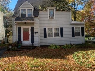 Foreclosed Home - 982 ROANOKE RD, 44121