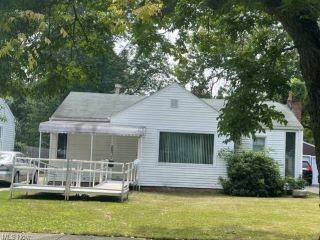 Foreclosed Home - 2532 GREENVALE RD, 44121