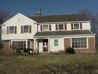 Foreclosed Home - 18638 PARKLAND DR, 44122
