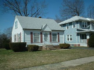 Foreclosed Home - 876 E 237TH ST, 44123