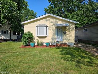 Foreclosed Home - 335 E 238TH ST, 44123